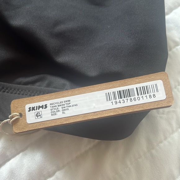 NWT Skims Signature Swim Bikini Top - size XL - Picture 4 of 4